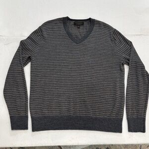 Banana Republic Women's Gray Striped V-Neck Sweater Medium 100% Merino Wool